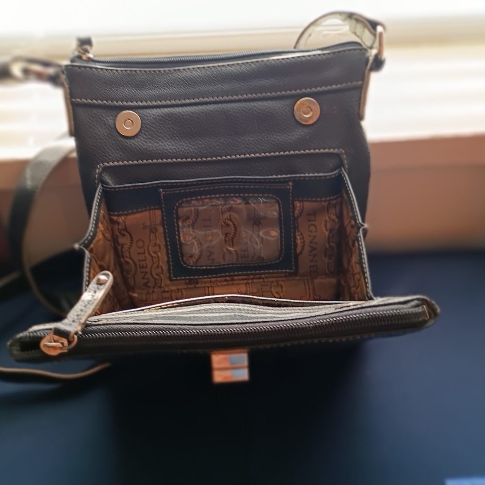 TIGNANELLO Black Crossbody Bag + end  White Stitching. - Picture 4 of 11